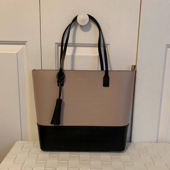 kate spade Handbags - NWOT kate spade wright place tassel karla tote bag